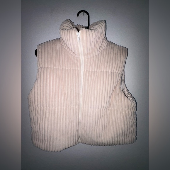 Mini Puffer Vest - Picture 11 of 13